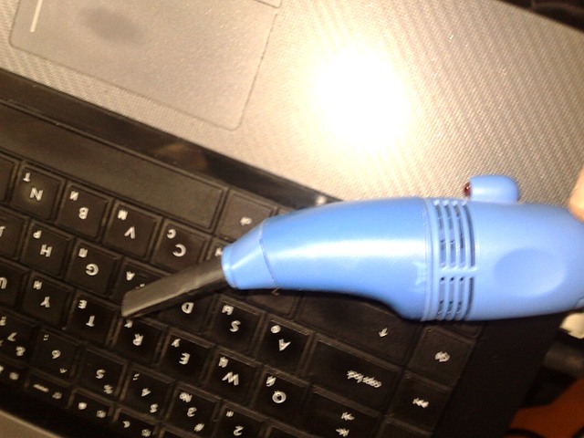 Пылесос питается от USB